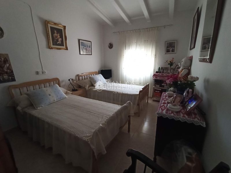 Foto cc609d64-50c1-403f-95eb-ffc279e3c743. Casa amb aparcament a Abanilla