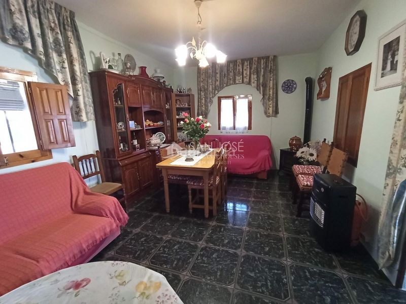 Foto d5985e3b-0526-4994-9c84-7546bf083063. Casa amb aparcament a Abanilla