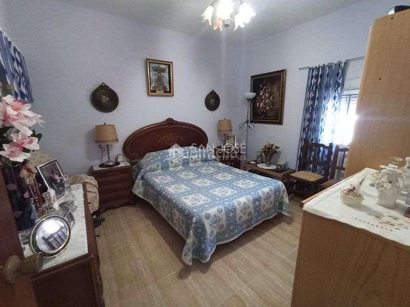 Foto e25be844-eeec-4aff-9944-a595e4c6c7e8. Casa amb aparcament a Abanilla