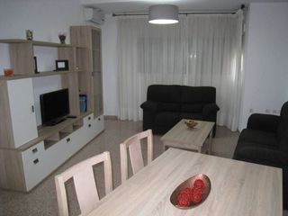 Rent Flat in La Serranica-Sagrado Corazón. Se alquila piso amueblado con ascensor en aspe solo parejas solv