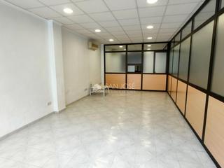 Local Comercial a Las Fuentes-Los Cipreses. Se vende local en muy buen estado en aspe