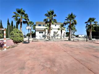 Xalet a Novelda. Espectacular chalet con pista mini golf y piscina en novelda zon