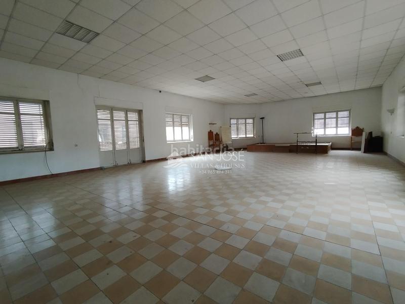 Foto 408e3596-cb34-4ae0-8fe3-d2d6b80ecdd8. Capannone industriale in Novelda