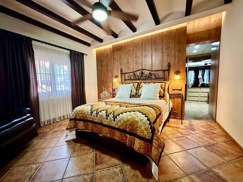 Foto 10e150bd-f12f-4d38-a597-29797ba0090d. Chalet inmobiliaria san jose vende chalet en buen estado zona montesol de elche en Elche / Elx