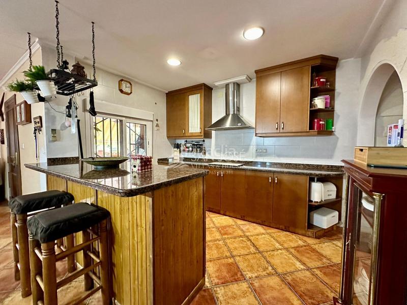 Foto 2fc7fb27-af81-4448-981e-01a168187d0c. Chalet inmobiliaria san jose vende chalet en buen estado zona montesol de elche en Elche / Elx