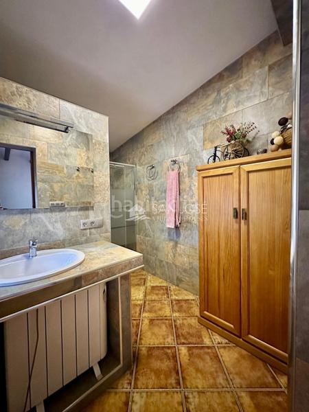 Foto 33cd9564-1f4d-4ef6-b3a2-f68bc211fc62. Chalet inmobiliaria san jose vende chalet en buen estado zona montesol de elche en Elche / Elx