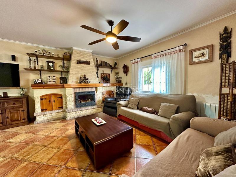 Foto 35221e66-705b-4c40-bffe-789a56f01e16. Chalet inmobiliaria san jose vende chalet en buen estado zona montesol de elche en Elche / Elx