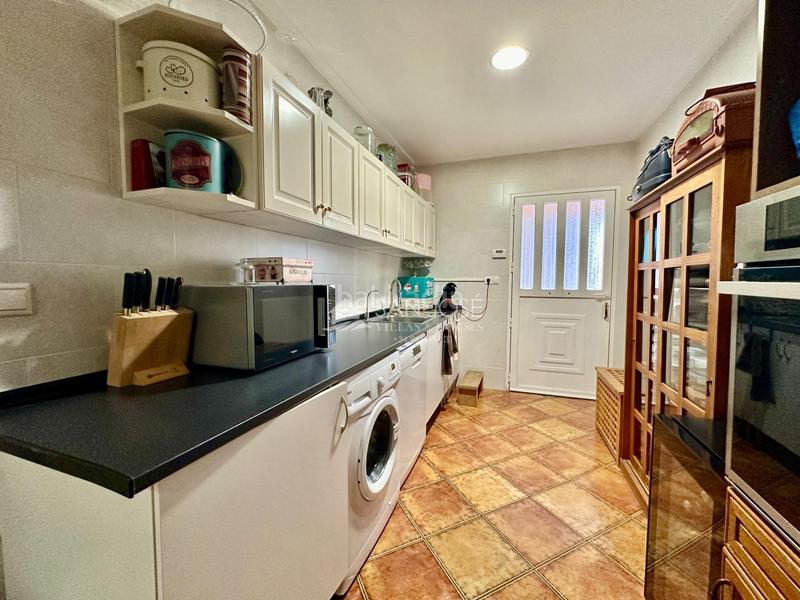 Foto 40d819cb-da42-4d2e-ba6c-cf32d9a8c6d1. Chalet inmobiliaria san jose vende chalet en buen estado zona montesol de elche en Elche / Elx