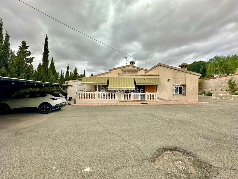 Foto 5af67af7-67ed-4175-90ad-5688e3369f8b. Chalet inmobiliaria san jose vende chalet en buen estado zona montesol de elche en Elche / Elx