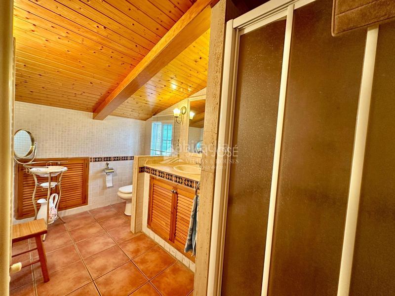 Foto a30410cd-875a-4fcc-bf59-47af2b2b6930. Chalet inmobiliaria san jose vende chalet en buen estado zona montesol de elche en Elche / Elx