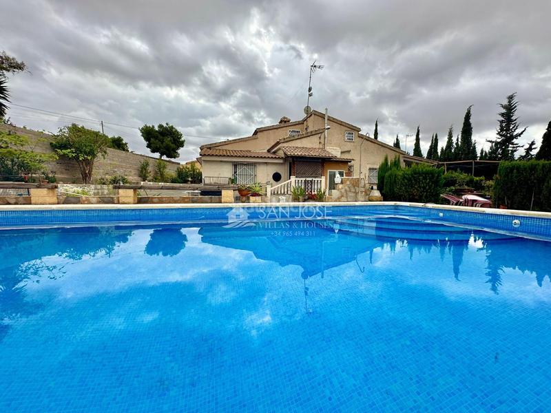 Foto a6113c43-da74-4848-8e86-d906f51eed48. Chalet inmobiliaria san jose vende chalet en buen estado zona montesol de elche en Elche / Elx