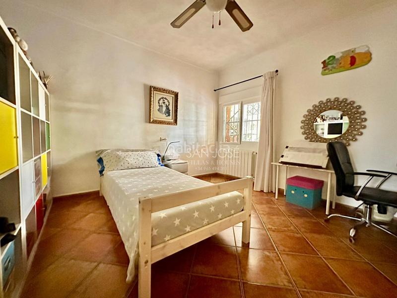 Foto ab8cbc27-7f7a-4cfc-9dfd-0c29540ac768. Chalet inmobiliaria san jose vende chalet en buen estado zona montesol de elche en Elche / Elx