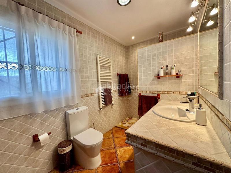 Foto b5c4c485-c53b-4f09-a6c1-e1cc53ccaa55. Chalet inmobiliaria san jose vende chalet en buen estado zona montesol de elche en Elche / Elx