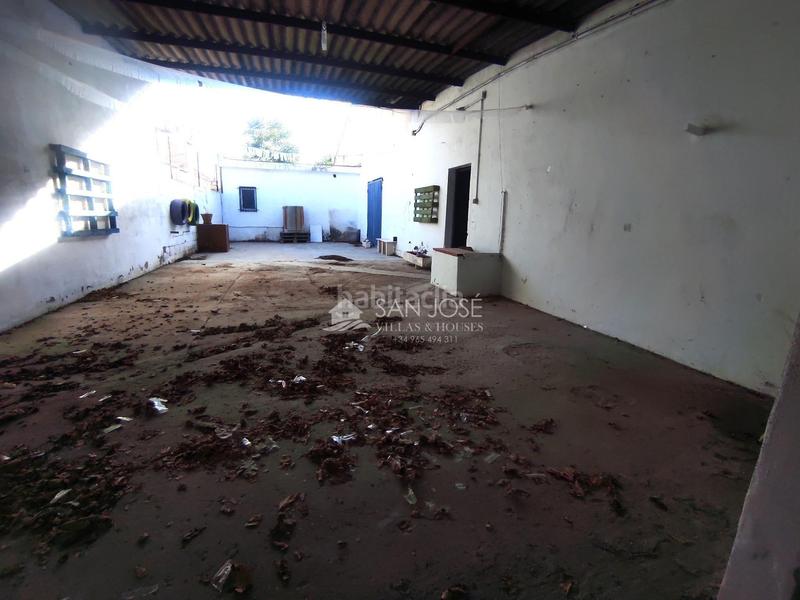 Foto b76d5840-0341-4e9f-9a48-3cee21f4614a. Capannone industriale in Novelda