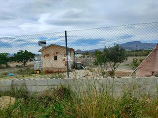 Casa a Pedanías Este. Se vende parcela rustica con agua y toda vallada en aspe