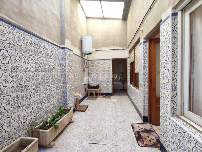 Foto e88728ac-fec2-42b6-b346-be797ea1e1f2. Casa venta casa . oportunidad negocio en Catral