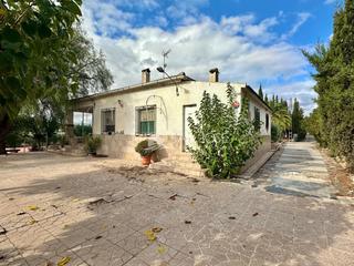 Xalet a Pedanías Oeste. Se vende chalet en muy buena zona de aspe
