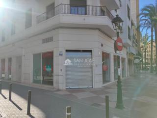 Lloguer Local Comercial a San Juan. Alquiler de local comercial en pleno centro de aspe