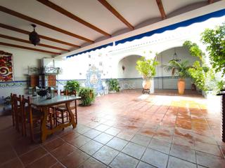 Casa a Novelda. Casa tipo duplex con patio interior en novelda
