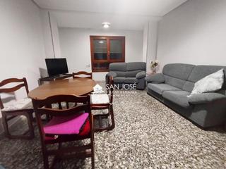 Pis a Novelda. Se vende piso en novelda primero con ascensor