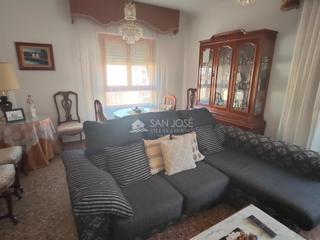 Pis a La Serranica-Sagrado Corazón. Inmobiliaria san jose vende piso en buen estado y luminoso en bu