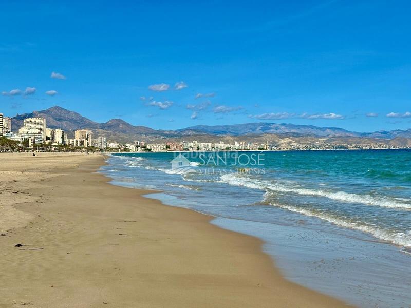 Foto 9c745cc5-2349-4066-b74d-f906acda6584. Appartement avec chauffage parking piscine dans Playa Muchavista Campello (el)