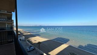 Pis a Los Arenales del Sol. Inmobiliaria san jose pone en venta apartamento en primera linea