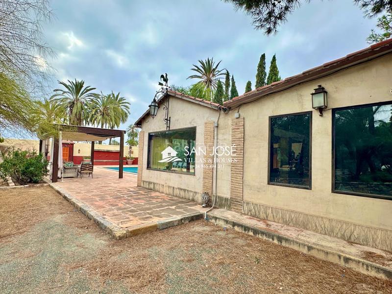 Foto 0204c729-a908-49e4-8e8c-88401628e379. Chalet with pool in Alzabares Elche / Elx