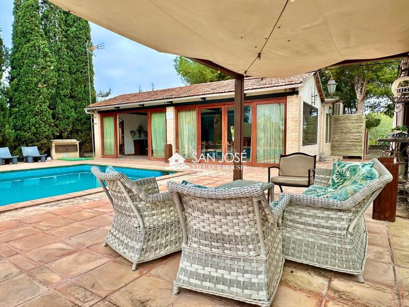 Foto cd6392dc-188b-4f2d-a2b3-80822326f121. Chalet with pool in Alzabares Elche / Elx