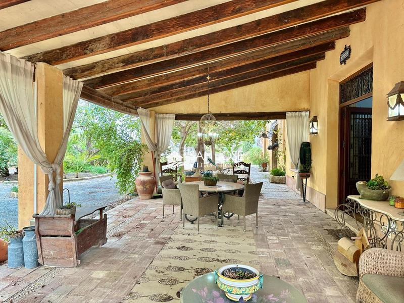 Foto f7909c4d-01fa-4334-963a-fda459191010. Chalet with pool in Alzabares Elche / Elx