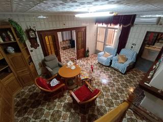 Casa a Novelda. Casa grande  con  6 habitaciones en horcas, novelda