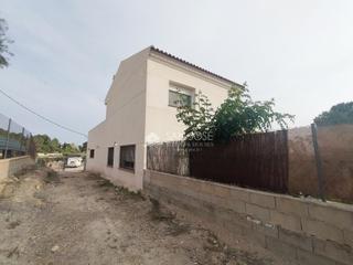 Maison à Monforte del Cid. Se vende chalet en monforte del cid