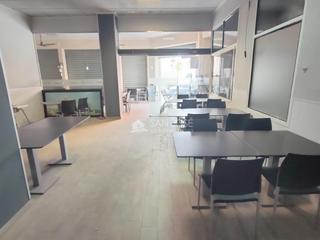 Local commercial à Novelda. Se vende local con cafeteriabar montado con licencia en buena zo