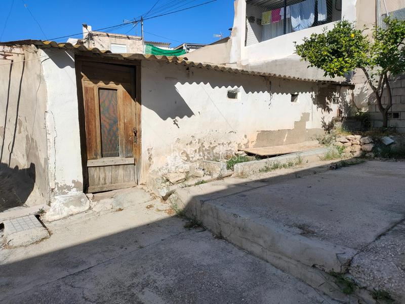 Foto 3132d6e9-ce7d-44f9-887e-4a9f59c96957. Casa se vende casa cueva con terreno y varias construcciones en Aspe
