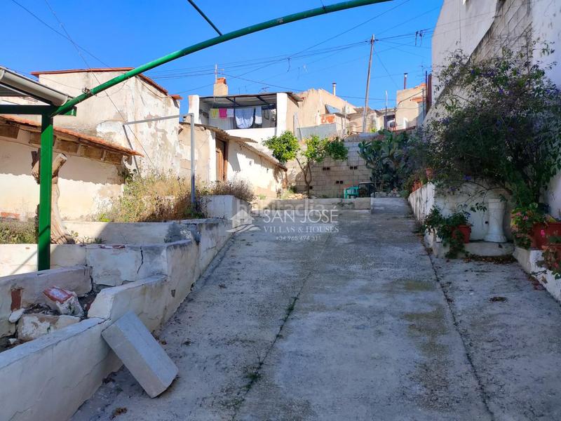 Foto 6d7fc642-26f0-480c-8840-364a2f793ced. Casa se vende casa cueva con terreno y varias construcciones en Aspe