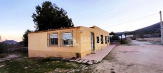 Xalet a Monòver. Venta de chalet en monovar zona cabarrasa con piscina y paisajes