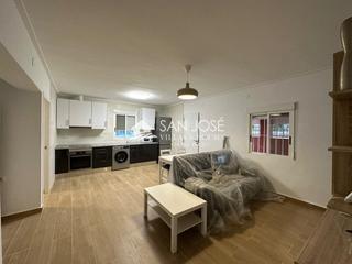 Miete Chalet in Pedanías Oeste. Se alquila chalet totalmente reformado a estrenar en buena zona