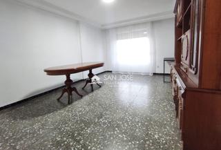 Pis en Novelda. Se vende piso en avenida constitucion novelda, inmobiliaria san