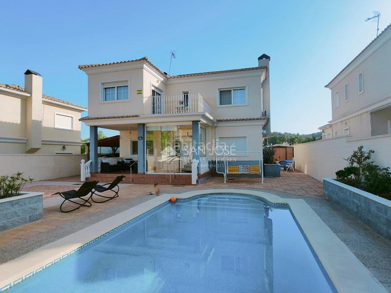 Foto cb1998a1-3ff3-4cb9-8816-044c89266173. Xalet amb calefacció aparcament piscina a Pedanías Este Aspe