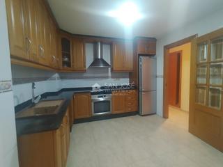 Appartement à Novelda. Se vende piso en novelda en muy estado con garaje y trastero