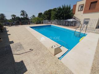Xalet a Centro. Se vende chalet en novelda