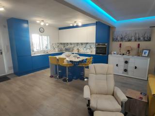 Chalet à Peña de las Águilas. Se vende chalet reformado en el año 2003 en zona rustica de elch