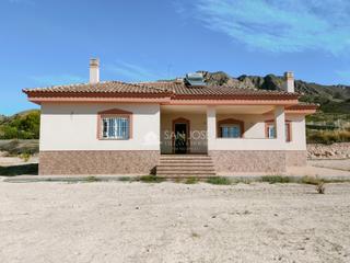 Chalet in Abanilla. Se vende chalet de obra nueva al lado del pueblo de macisvendaab