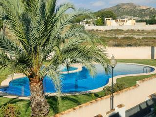 Maison à Monforte del Cid. Se vende bungalow adosado en monforte del cid en la zona de orit