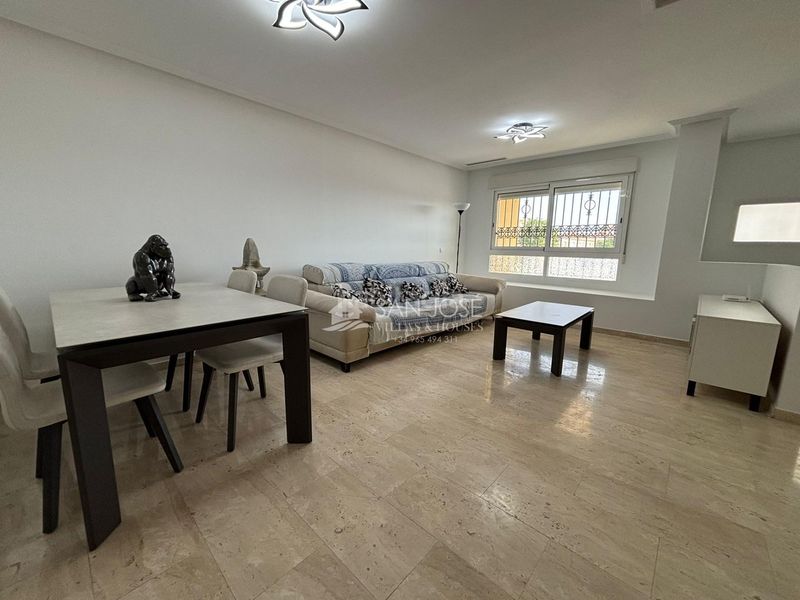 Foto 5b9758a4-9b8d-41c2-9b71-cc1086efb712. Casa se vende bungalow con patio y solarium en Monforte del Cid