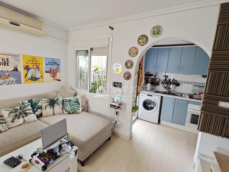 Foto 0122d5aa-3be3-4c46-8846-4736c4f1cb6f. Casa amb aparcament a Monforte del Cid