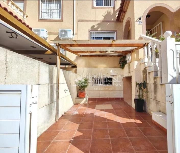 Foto a655b4db-d7b9-4158-98a3-272fe729ef71. Casa amb aparcament a Monforte del Cid