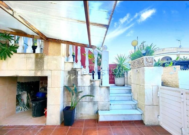 Foto aac526b4-e196-4365-951b-c3ff4379100d. Casa amb aparcament a Monforte del Cid