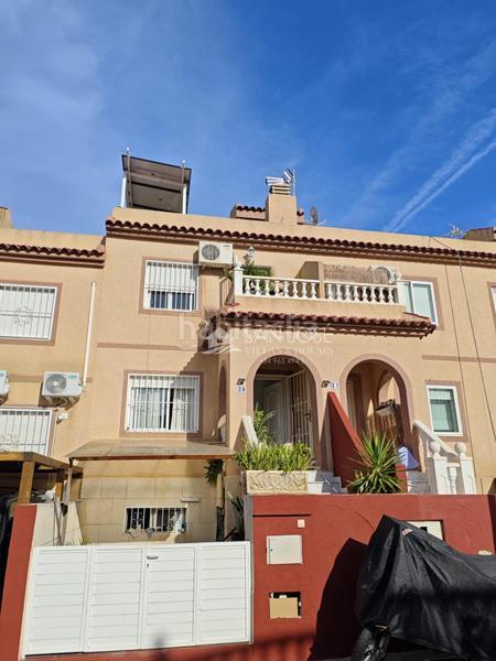 Foto b93c64ef-8676-4cff-98e0-251c1d7ba54e. Casa amb aparcament a Monforte del Cid