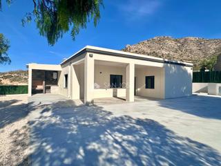 Xalet a Pedanías Oeste. Se vende chalet recien reformado en aspe zona alcana